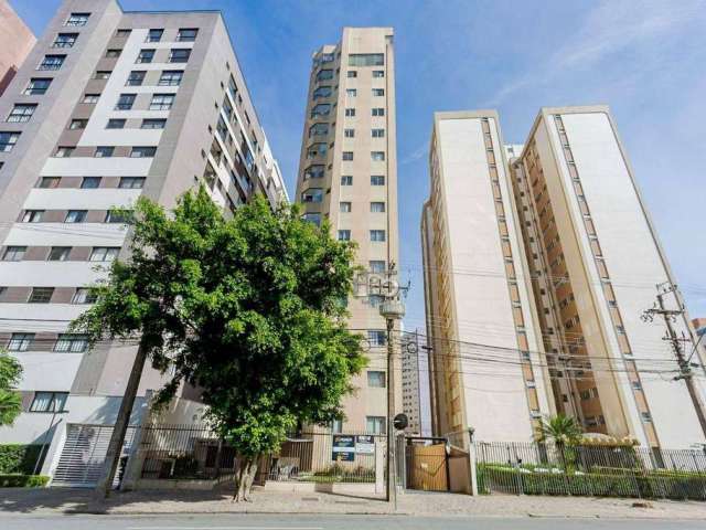 Apartamento à venda com 2 quartos, semi-mobiliado, todo reformado, uma vaga de garagem livre  com 27 m² - Cristo Rei - Curitiba/PR