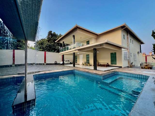 Casa de alto padrão localizada no bairro Garças, em Belo Horizonte