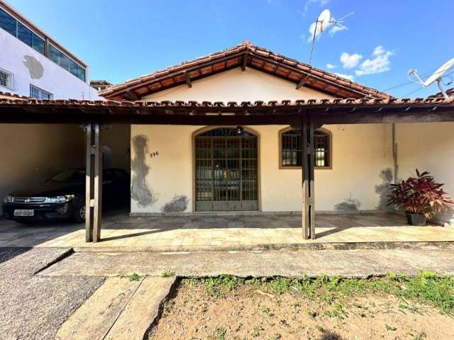 *Casa Plana de 3 Quartos e 217 m² em Lote de 360 m² – Bairro São João Batista*