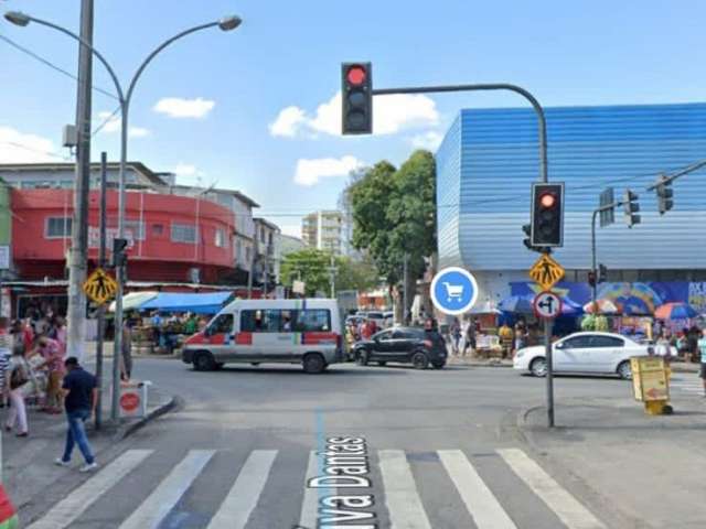 Excelente prédio comercial no centro de campo grande rj, na esquina da rua viúva dantas com rua aurélio de figueiredo!