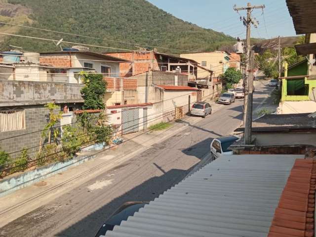 Excelente casa, próximo a Estrada do Cachamorra