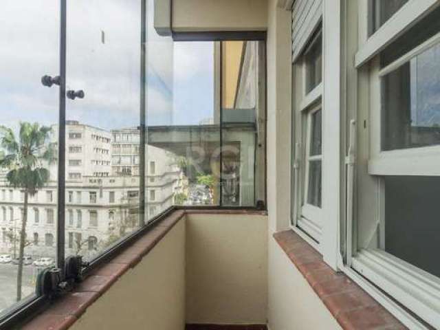 Apartamento com 3 dormitórios, localizado na Avenida Osvaldo Aranha no bairro Bom fim  amplo e bem iluminado, com  sacada e uma bela vista arborizada, sala, cozinha, dois banheiros e área de serviço s