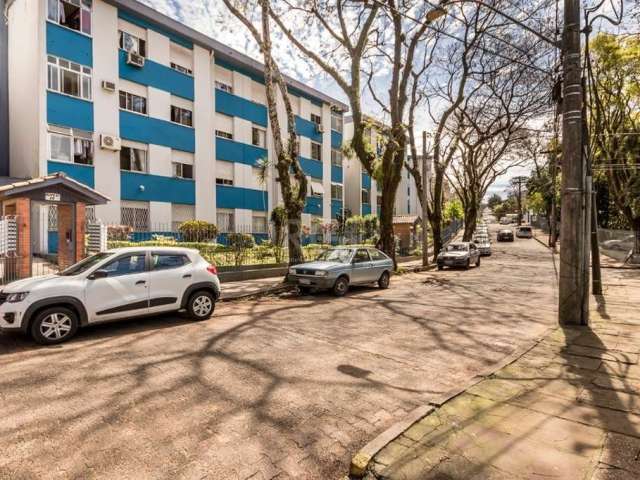 Apartamento dois dormitórios,  living dois ambientes, 1 banheiro, área de serviço, 1 vaga de garagem rotativa.&lt;BR&gt;Imóvel muito arejado e bem iluminado , sol da manhã.&lt;BR&gt;condominio com chu