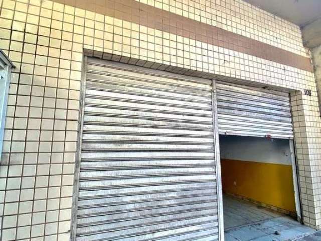 Vende Loja com área total de 134,3m² na rua General Lima e Silva com 02 banheiros. Não tem valor de condomínio.  Loja tem varias possibilidades de comércio, pois no entorno tem grande fluxo de pessoas