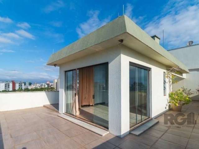 Cobertura de 3 dormitórios com 211m² privativos, vaga, amplo terraço, sala no estilo solarium,  lareira, churrasqueira, vista Panorâmica.&lt;BR&gt;Parte cima: sala com lareira no estilo solarium, com 