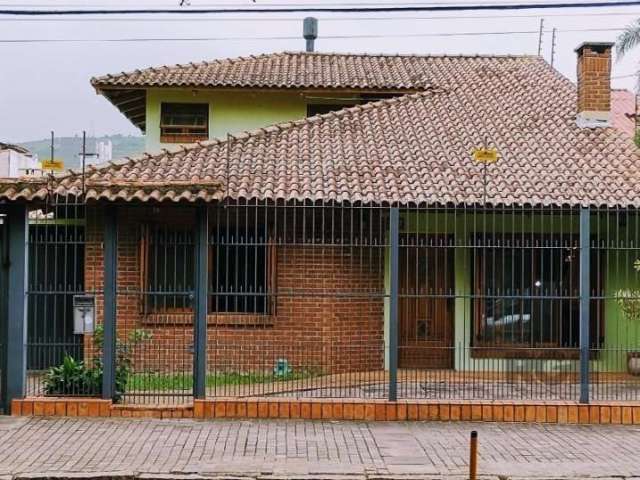 Oportunidade única!!!!! Casa individual SEMIMOBILIADA, que mais parece um clube privativo! SOBRADO ESPETACULAR E IMPECÁVEL! Altíssimo padrão de qualidade e extremo bom gosto! São 280,91m² dispostos em