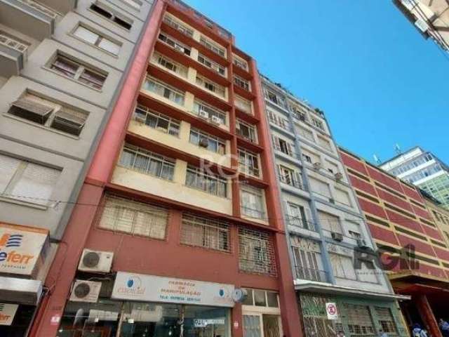 Ótimo JK espaço com 32,96m², com excelente ventilação , silencioso de fundos, prédio com elevador e portaria 24 horas . Apartamento bem localizado próximo a Rua da Praia , ao Zaffari, Santa Casa, UFRG