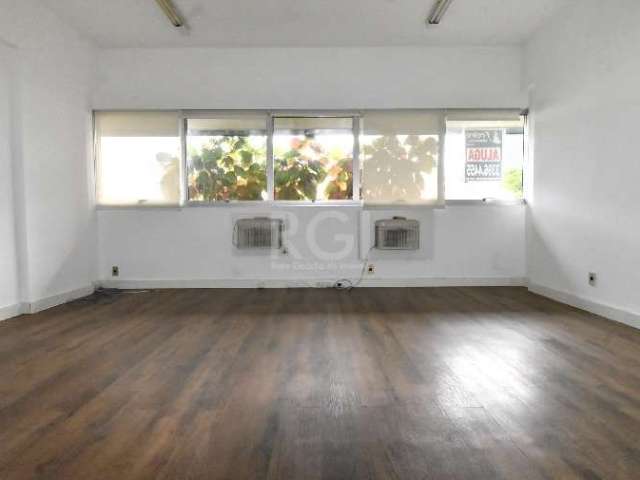 SALA COMERCIAL - Imóvel  31,41 m ²,  com  laminado ,  posição lateral, quinto andar com elevadores, 1 lavabo, 1 vaga de box coberta N 12 (o valor do box é separado), portaria 24 horas. Localizado nas 