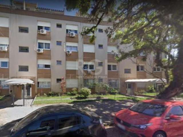 Apartamento mobiliado de 02 dormitórios no Cristal, living para 02 ambientes, cozinha copa bem ampla, área de serviço ensolarada, 01 banho social. &lt;BR&gt;Apartamento bem arejado com excelente ilumi