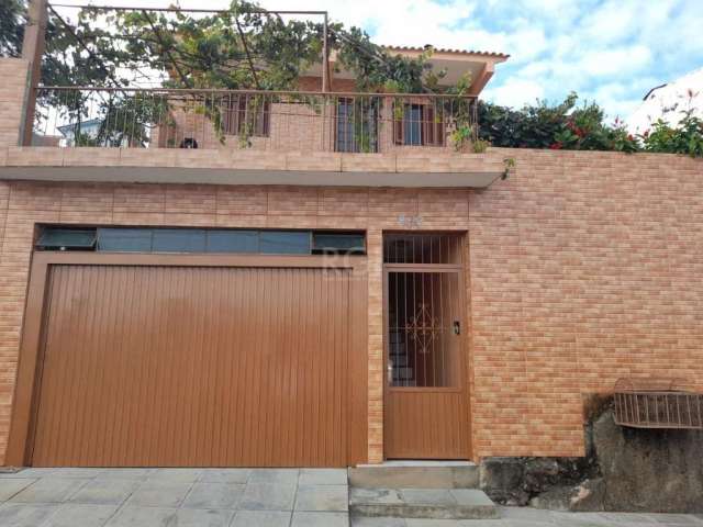 Ótima casa no bairro cascata com 3 dormitórios, Sala de estar, cozinha, Garagem coberta mais pátio frontal que cabe outro carro.