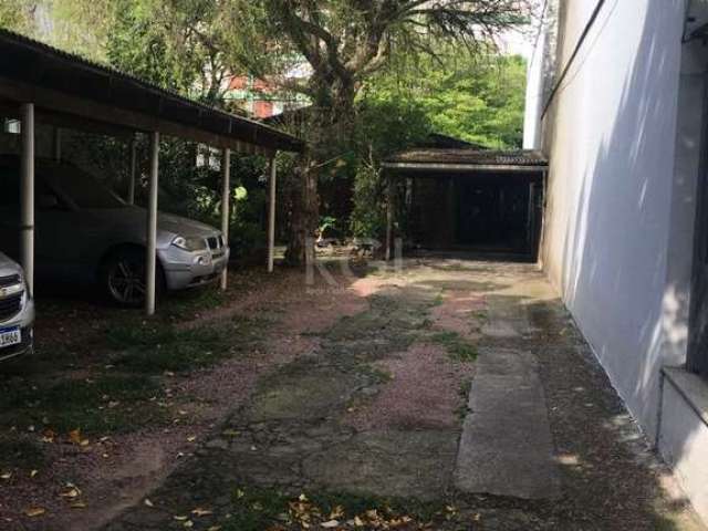 Terreno 10x44 totalizando 440m², plano com ótimo potencial construtivo, bairro Petrópolis terreno ao lado também esta a venda.