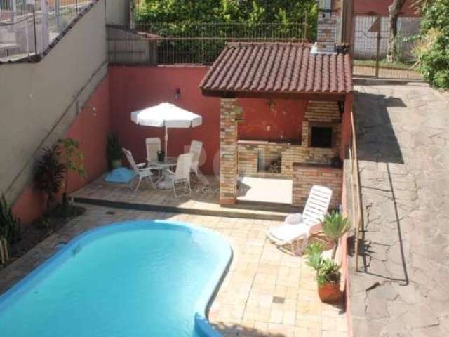 Casa 3 dormitórios com piscina Parque Santa Fé&lt;BR&gt;&lt;BR&gt;Excelente casa no Parque Santa Fé, composta por andar térreo com amplo living com lareira, ampla área de churrasqueira, cozinha, lavab