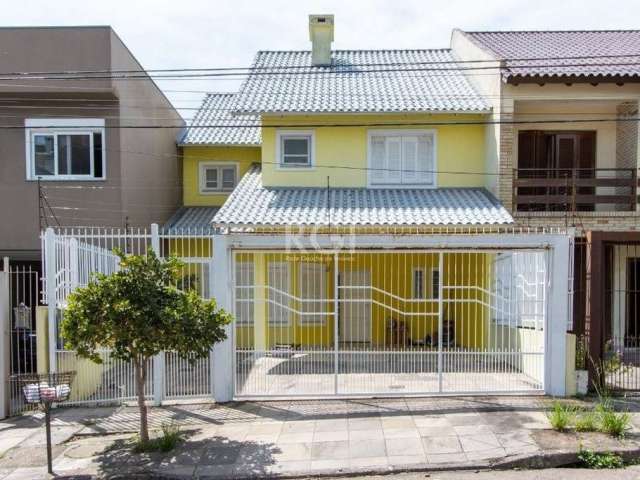 Casa no Altos de Santa Rita,com habite se e documentação em dia.&lt;BR&gt;com voltagem 110/220v em todas as peças. São  03 dormitórios transformada em 2, sendo um suíte, estar íntimo, living 2 ambient