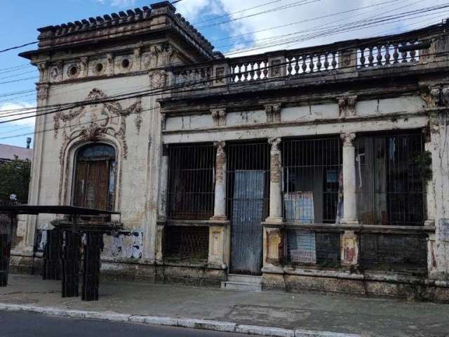 Terrenos localizados no Bairro Glória, em Porto Alegre, RS. Os terrenos nº 1 e 2, tem frente para a Av. Professor Oscar Pereira e fundos para a Rua Nossa Senhora Das Graças. O terreno nº 3, tem frente