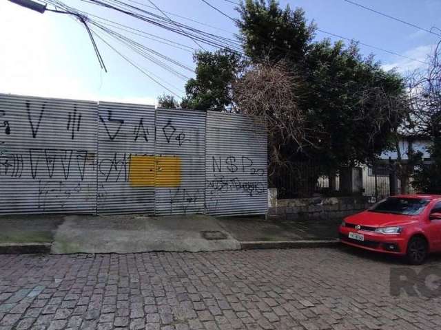 Terrenos localizados no Bairro Glória, em Porto Alegre, RS. Os terrenos nº 1 e 2, tem frente para a Av. Professor Oscar Pereira e fundos para a Rua Nossa Senhora Das Graças. O terreno nº 3, tem frente