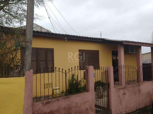 Casa 4 dormitórios, 1 suíte, varanda, 2 vagas de garagem, no bairro Vila Nova, Porto Alegre/RS  &lt;BR&gt;  &lt;BR&gt;Casa 4 dormitórios sendo uma  suíte, sala de estar e de jantar separados, cozinha 