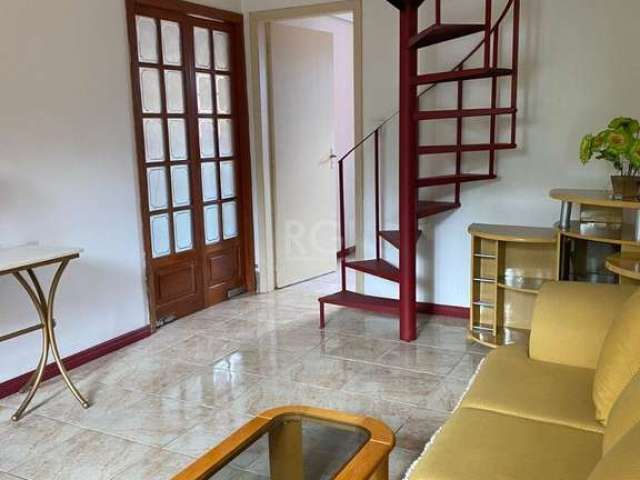 Casa 3 dormitórios, 1 suíte, 4 vagas de garagem, no bairro Santa Tereza, Porto Alegre/RS    &lt;BR&gt;&lt;BR&gt;Nesta casa encantadora, você encontrará três quartos, dos quais um é uma suíte, um banhe