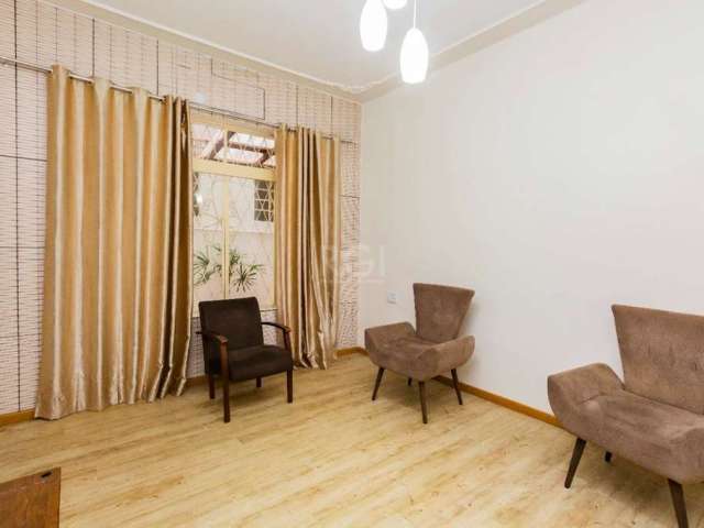 Apartamento com 2 quartos, no Centro Histórico, Porto Alegre/RS  &lt;BR&gt;  &lt;BR&gt;Este sofisticado apartamento semi-mobiliado de 80,79m² com 2 dormitórios, incluindo uma suíte com closet, é um ve