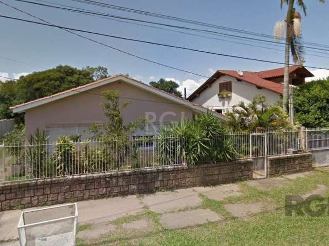 CASA COM 3 DORMITÓRIOS, 1 VARANDA, 2 VAGAS DE GARAGENS, BAIRRO BELÉM NOVO, PORTO ALEGRE/RS&lt;BR&gt;    &lt;BR&gt;   &lt;BR&gt;Excelente casa no bairro Belém Novo na rua Eustáquio Inácio da Silveira p