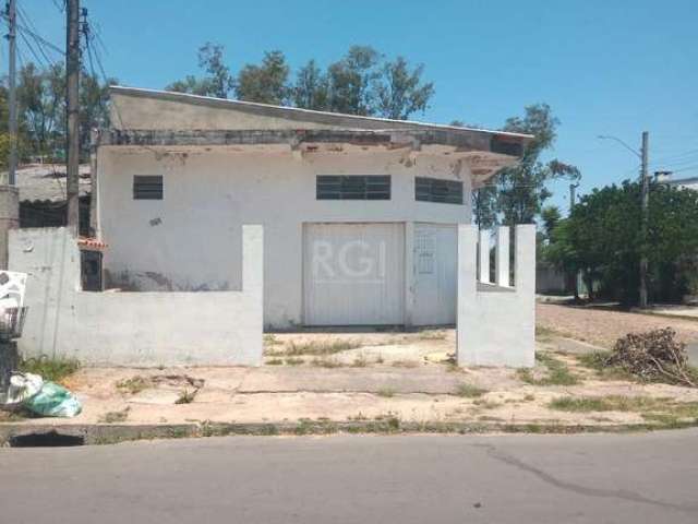 Imóvel de esquina, desocupado no Bairro Moradas da Hípica.&lt;BR&gt; Muito bem localizado, possui 3 lojas térreas com banheiro, Excelente  ponto Comercial!!!&lt;BR&gt;Terreno mede 7,5 mt de frente por