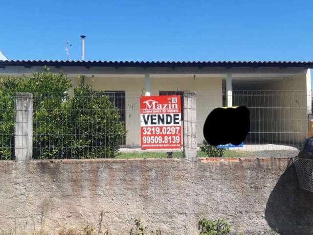 Casa 2 dormitórios, 1 banheiro, sala e cozinha tipo americana, espaço na frente e nos fundos, garagem 3 carros, lavanderia separada da casa. Terreno 12x25, portão eletrônico, rua sem saída casa alta d