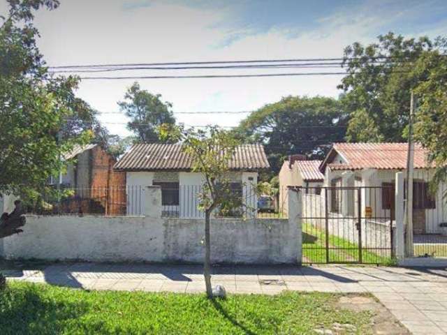 Terreno no bairro Hípica, plano, medindo 10x50,  em ótima localização, a poucos metros da rotula da Av. Juca Batista com Gedeon Leite e Rua do Schneider, a 1 minuto do Desco e Zaffari. Agende sua visi