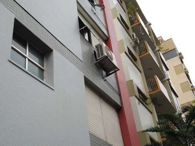 Excelente apartamento à venda com 93,42m² privativos no bairro Santana. São 03 dormitórios/quartos, sendo uma suíte, amplo living, 02 quartos amplos, banheiro social,  suíte com banheiro privado, cozi