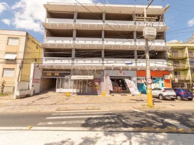 Prédio comercial com 1.700m² localizado no bairro Cristo Redentor. Localizado na Avenida Aliança e próximo a academias, bares, lancherias, restaurantes, supermercados, agências bancárias, escolas e ao