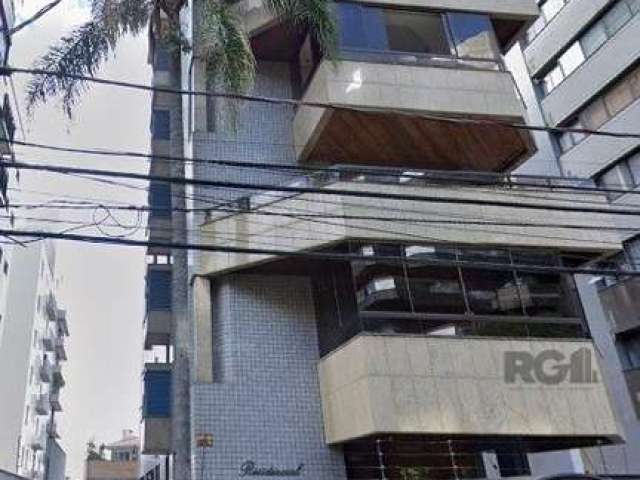 Semi mobiliada lindíssima cobertura duplex, localizada em uma das ruas mais charmosas do Bela Vista, 1 por andar, frente com ótima orientação solar, com 358,94 m2 privativos, vista panorâmica, 3 dormi