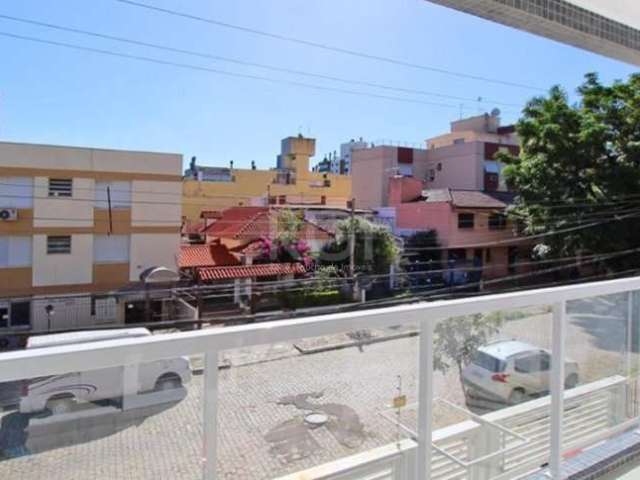 Seu Novo Apê! Terceiro Andar!&lt;BR&gt; Excelente apartamento em prédio novo no bairro Menino Deus, &lt;BR&gt;E Com 2 dormitórios, living 2 ambientes, sacada, banheiro social, cozinha com churrasqueir