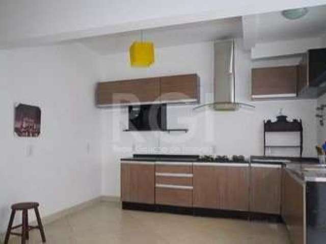 Apartamento Garden com ótima localização composto por 2 dormitórios com patio com churrasqueira, banheiro  living com dois ambientes, cozinha americana planejada, área de serviço. Perto do Carrefour. 