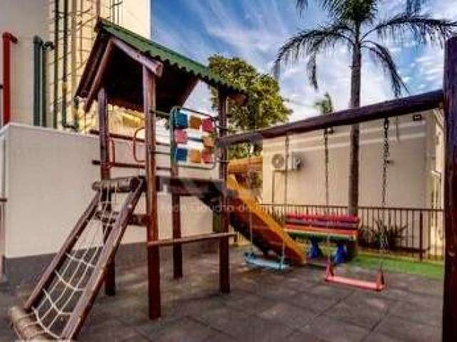 Apartamento 02 dormitórios e vaga no bairro São Sebastião, em Porto Alegre!&lt;BR&gt;Apartamento bem cuidado, com luminosidade, andar intermediário, com vaga escriturada. Possui sacada com churrasquei