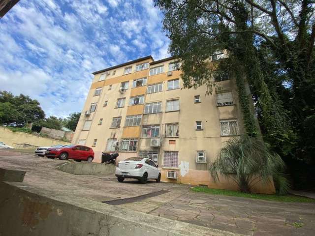 Amplo apartamento 02 dormitórios no bairro Teresópolis em Porto Alegre.   &lt;BR&gt;Apartamento com 54,71m² de área privativa, com 02 quartos, bem arejados, sala, banheiro, cozinha, área de serviço e 