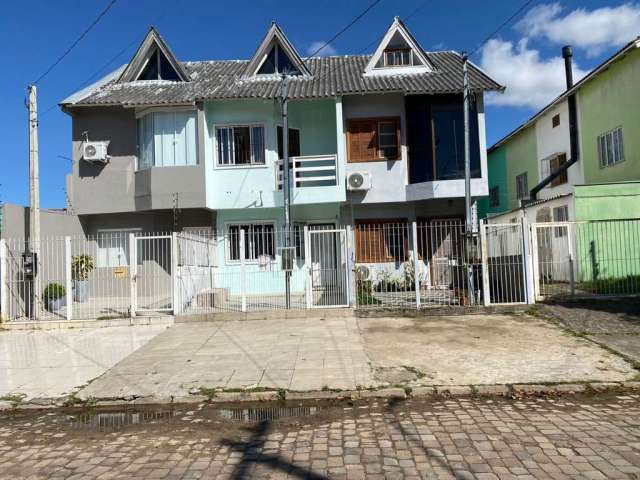 Sobrado com 2 dormitorios, sala, cozinha , 2 banheiros com area privativa de 70m2. proximo de todas as conveniencias do bairro. Aceita financiamento!!