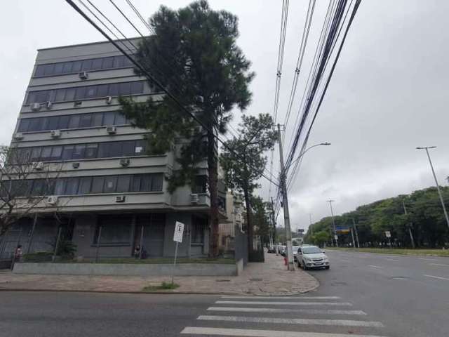 Unidade faz parte de um conjunto comercial localizado no bairro Menino Deus. Preço e disponibilidade do imóvel sujeitos a alteração sem aviso prévio.