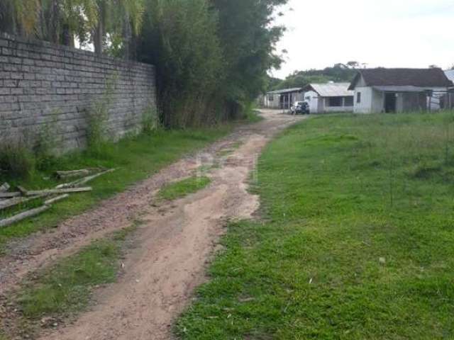 Terreno comi 2,8 hectares, localizado aos  fundos do condomínio Terravile.&lt;BR&gt;Agende sua visita