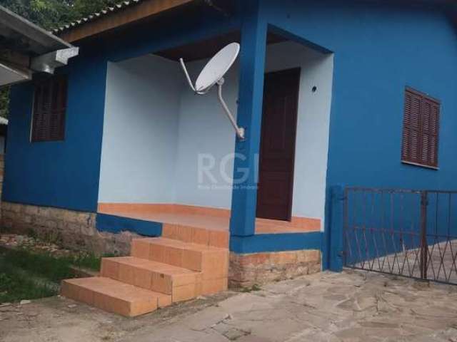 Casa à venda na Vila Conceição, Porto Alegre&lt;BR&gt;&lt;BR&gt;Ótima oportunidade de investimento! Casa com 2 quartos, 1 banheiro, 3 vagas de garagem e churrasqueira. Localizada na Rua Padre Joao Bat