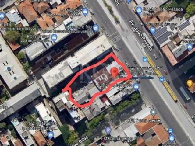 Vende-se Prédio Comercial em localização impar, em avenida movimentada, grande fluxo de pessoas. &lt;BR&gt;3 Andares de estacionamento, podendo ser revertido para outros segmentos na área comercial.