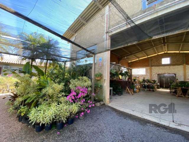 Excelente ponto comercial e residencial, localizado em um ponto privilegiado do bairro Restinga, na Zona Sul de Porto Alegre. Imóvel misto, residencial e comercial. O imóvel possui uma ampla área medi