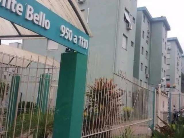 Vendo, lindo apartamento de 2 dormitórios, living 2 ambientes, banheiro social, cozinha e área de serviço. Condomínio bem organizado com jardim, portaria, áreas de convivência, quiosque, salão de fest