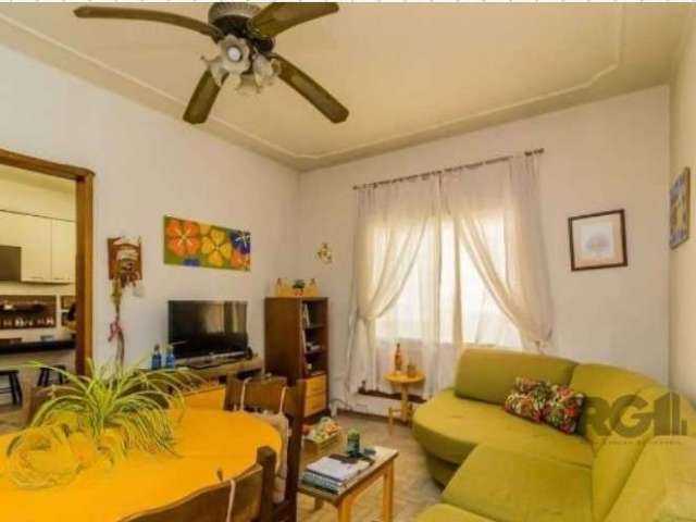 Apartamento com 98m² , localizado na melhor localização do bairro Medianeira.&lt;BR&gt;&lt;BR&gt;Apartamento tem 3 dormitórios, sala de estar, 2 banheiros, cozinha ampla, área de serviço, dependência 