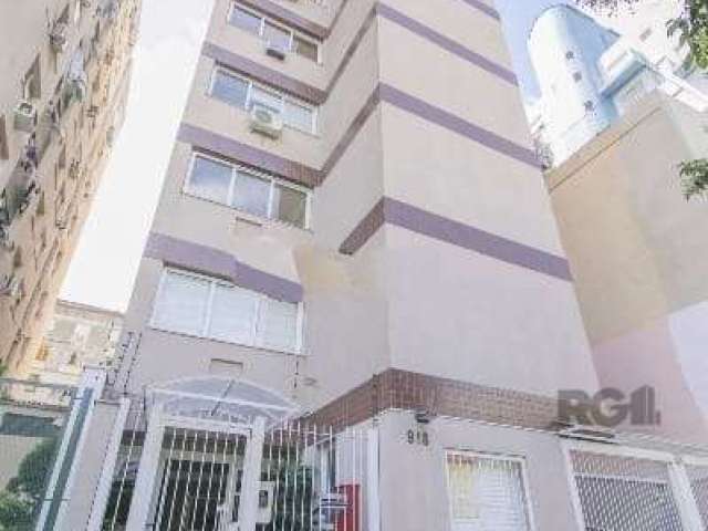 Apartamento de 2 Dormitórios no Centro Histórico de Porto Alegre. Área &lt;BR&gt;Ambientes: Living espaçoso para dois ambientes, perfeito para receber amigos e familiares. &lt;BR&gt;Dormitórios: 2 dor