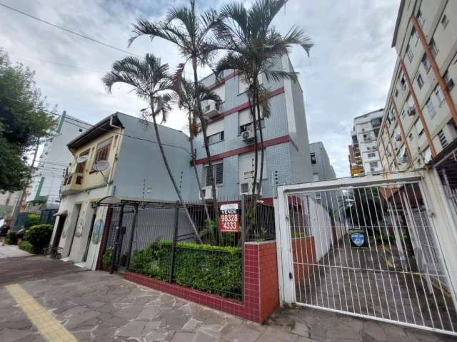 Apartamento à venda no bairro Menino Deus, Porto Alegre. Com 1 quarto, 1 suíte e 1 banheiro social. Área privativa de 40.1m² e área total de 50m². Infraestrutura com circuito fechado de TV e porteiro 