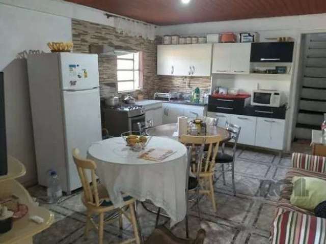 Venda duas casas de alvenaria, no Bairro Lomba do Pinheiro, &lt;BR&gt;com dois dormitórios cada, sala, cozinha, banheiro, com uma &lt;BR&gt;vaga, terreno grande 15x25.