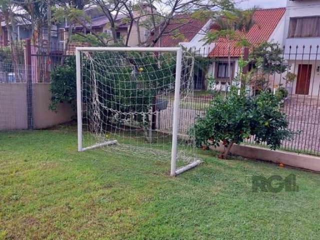 Ótimo terreno na Hípica, possui piscina e cancha de esportes.