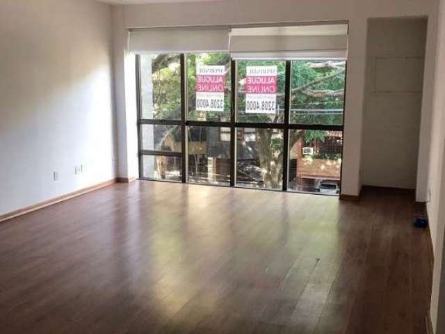 Sala comercial na Rua Felipe Neri, bairro Auxiliadora, com 47m² privativos, piso laminado, banheiro, bem iluminada.&lt;BR&gt;Proximidade da Silva Jardim com a 24 de Outubro. Região bem atendida de ser