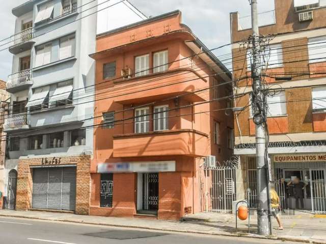 VENDA Loja na Avenida  Cristóvão Colombo 660 Floresta Porto Alegre RS, originalmente apartamento de 2 dormitórios revertido para loja com 62m²,  em região de grande circulação, frente ao Shopping Tota