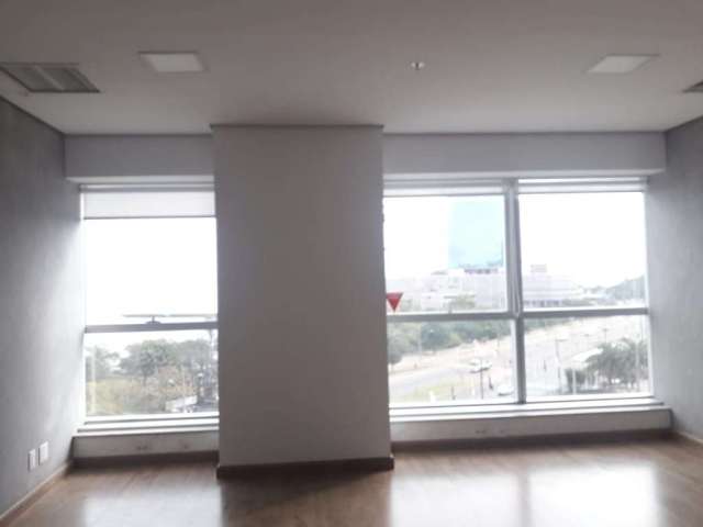 Conjunto/ Sala Comercial com garagem, no Edifício Cristal Tower, bairro Cristal, zona Sul, junto ao Shopping Barra Sul, na cidade de Porto Alegre.. O mais glamuroso prédio comercial da região. Conjunt