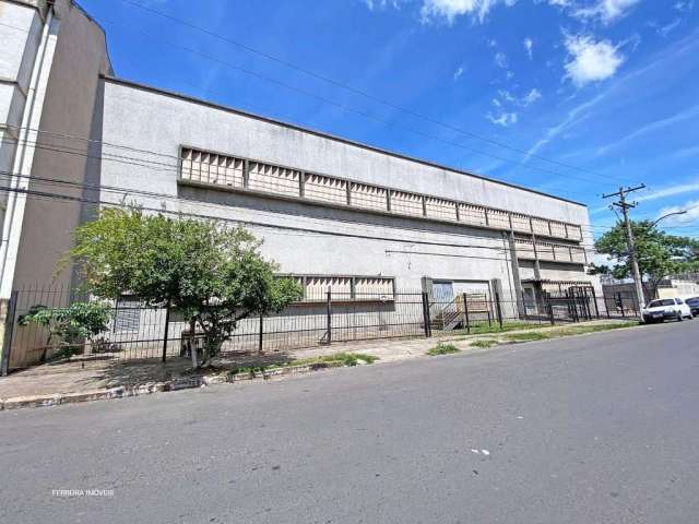 FERREIRA VENDE- EXCELENTE PRÉDIO COMERCIAL 2297 m², composto, com dois pavimentos, térreo com entrada individualizada para recepção, três salas, vestiários, deposito, estacionamento para veículos de g