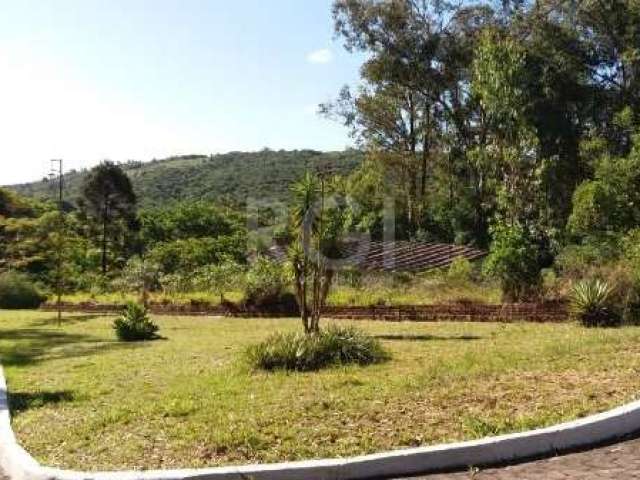 Terreno para Venda ,450mq no Bairro Glória- Terreno com 450mq, em condominio , lugar calmo e arborizado, pode ser adquirido sozinho ou com outros 04 terrenos podendo fazer até 2.250mq, lotes 07, 08, 1